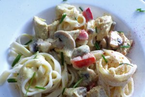 Paste Fettuccini cu curcan, smantana si ciuperci
