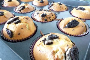 Desert muffins cu biscuiti Oreo