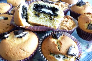 Desert muffins cu biscuiti Oreo