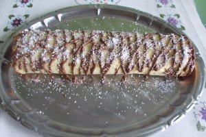 Desert rulada cu crema de lamaie