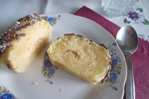Desert rulada cu crema de lamaie