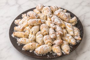Desert cornulete cu dulceata