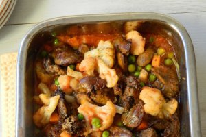 Ficatei cu legume in sos de rosii