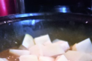 Gulas de vita la slow cooker Crock-Pot