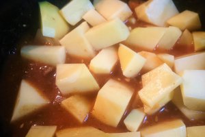 Gulas de vita la slow cooker Crock-Pot