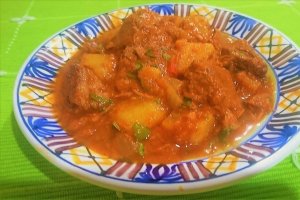 Gulas de vita la slow cooker Crock-Pot