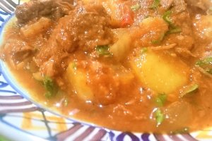 Gulas de vita la slow cooker Crock-Pot