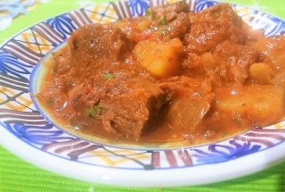 Gulas de vita la slow cooker Crock-Pot