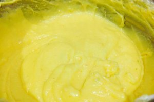 Desert prajitura cu ciocolata si crema de lamaie
