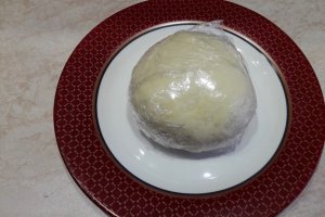 Aperitiv placinte cu vinete, ardei si telemea