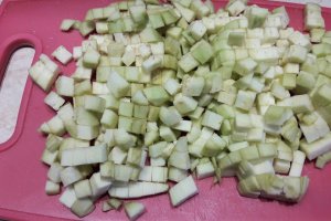 Aperitiv placinte cu vinete, ardei si telemea