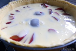Desert tarta cu prune si crema