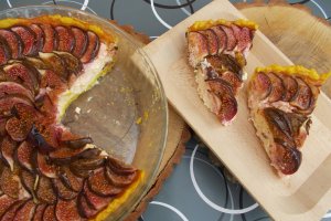 Desert tarta cu branza si smochine
