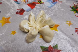 Aperitiv placintele fragede cu branza