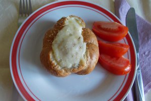 Aperitiv chifle umplute, la cuptor