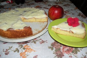 Desert tarta cu mere si budinca de vanilie
