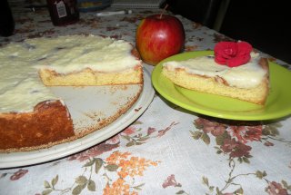 Desert tarta cu mere si budinca de vanilie