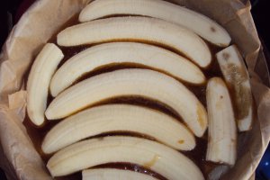Desert prajitura rasturnata cu banane