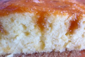 Desert prajitura cu gauri - Poke cake