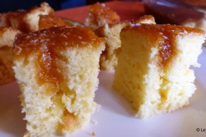 Desert prajitura cu gauri - Poke cake