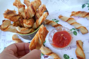 Aperitiv rasucite cu telemea