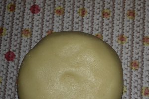 Desert tarta cu crema de vanilie si fructe