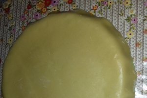 Desert tarta cu crema de vanilie si fructe