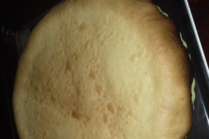 Desert tarta cu crema de vanilie si fructe