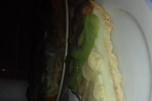 Desert tarta cu crema de vanilie si fructe