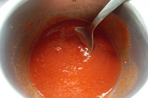 Reteta de spaghete cu carne de porc si sos tomat