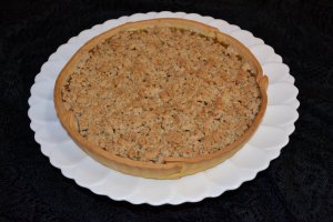 Desert tarta cu mere si crusta de nuci