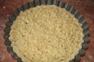 Desert tarta cu mure si aluat sfaramicios