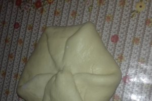 Aperitiv placinta cu branza sarata