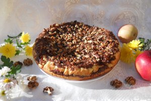Desert placinta cu mere si nuci