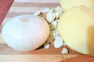 Vitel cu cartofi- la tava