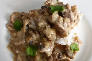 Vitel cu ciuperci si smantana