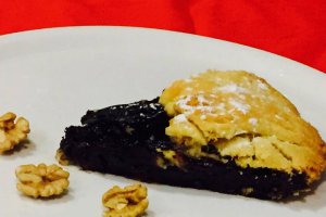 Desert tarta cu magiun de prune si prune uscate