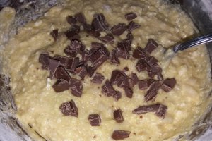 Desert briose cu banane si sos caramel
