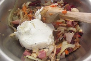 Tarta cu carne de pui, muschi salcrud si vinete chinezesti