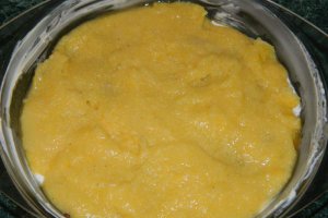 Aperitiv mamaliga in straturi cu oua