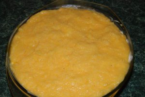 Aperitiv mamaliga in straturi cu oua
