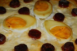 Aperitiv mamaliga in straturi cu oua