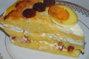 Aperitiv mamaliga in straturi cu oua