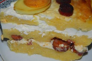 Aperitiv mamaliga in straturi cu oua