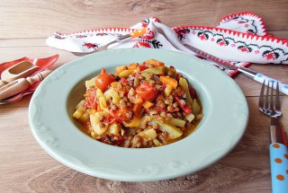 Mancare de legume cu linte