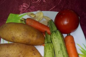 Iepure cu legume la cuptor