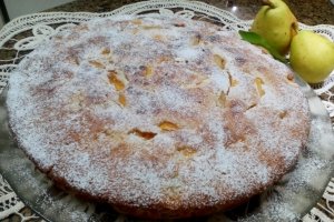 Desert tarta cu fructe de toamna (mere, pere, struguri)
