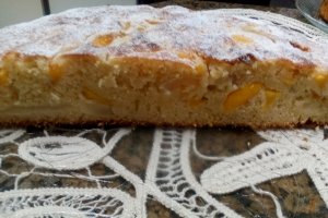 Desert tarta cu fructe de toamna (mere, pere, struguri)
