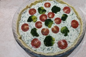 Tarta cu branza, broccoli si spanac