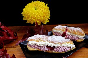 Desert eclere cu crema de fructe de padure